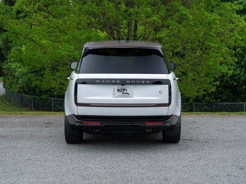 Used 2023 Land Rover Range Rover SV AWD/4WD image 6
