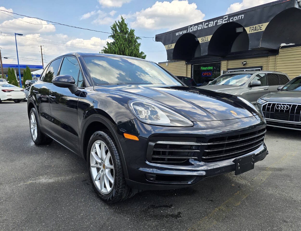 Used 2019 Porsche Cayenne AWD/4WD image 1