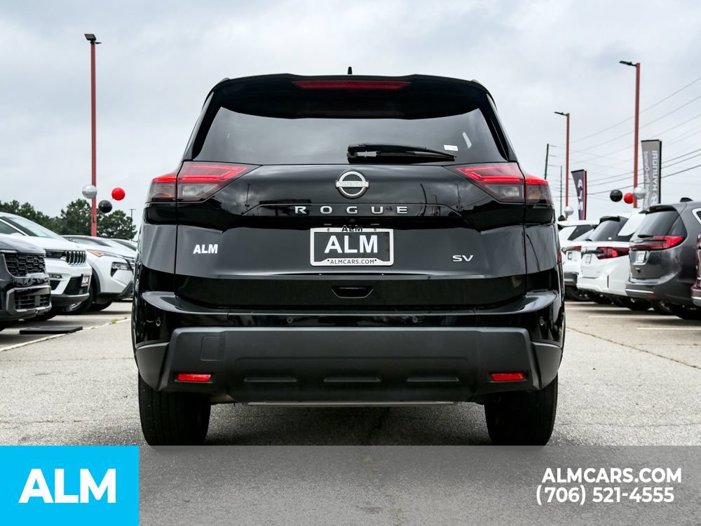 Used 2024 Nissan Rogue SV FWD image 5