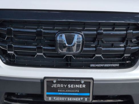 New 2026 Honda Ridgeline Black Edition image 9