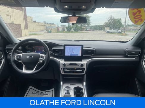 Certified 2021 Ford Explorer XLT w/ Equipment Group 202A AWD/4WD image 18