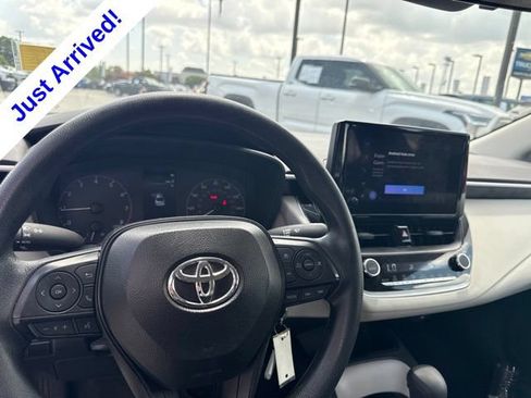 Used 2025 Toyota Corolla LE FWD image 10