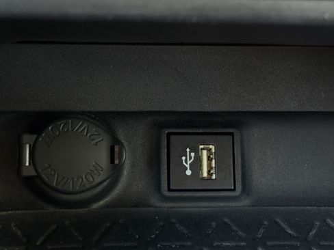 Used 2024 Toyota RAV4 XLE Premium FWD image 21