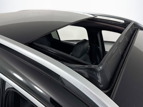 Certified 2022 Mercedes-Benz GLB 250 image 22