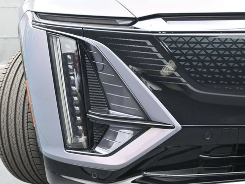 Used 2024 Cadillac Lyriq Sport AWD/4WD image 4