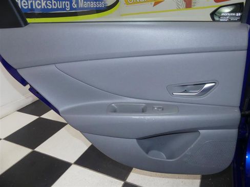 Used 2021 Hyundai Elantra SEL w/ Convenience Package image 26