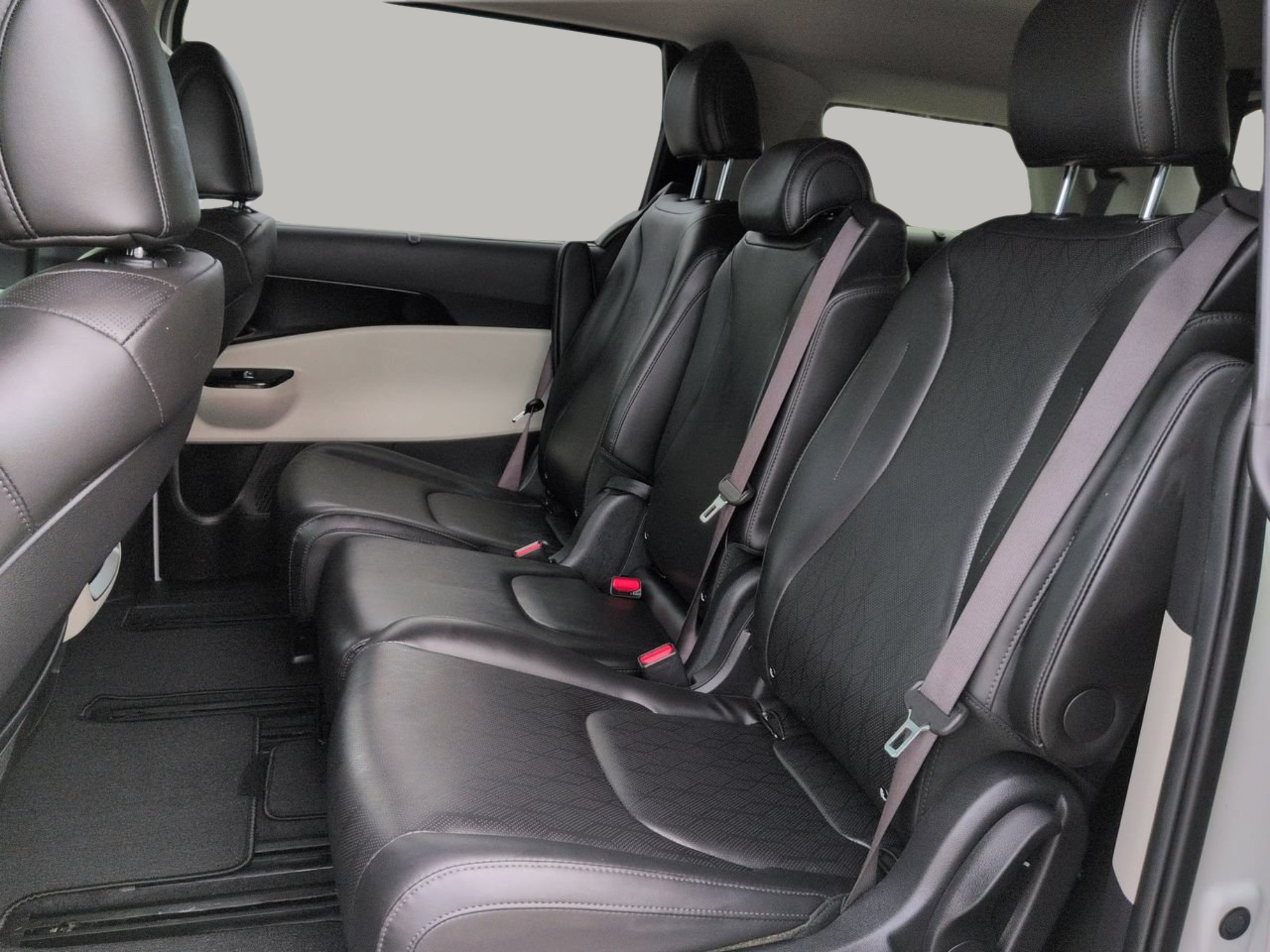 Certified 2023 Kia Carnival EX FWD image 20