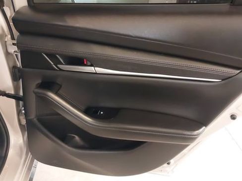Used 2024 MAZDA MAZDA3 s FWD image 32