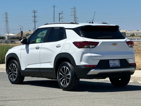 Used 2024 Chevrolet TrailBlazer LT w/ LT Cold Weather Package image 6