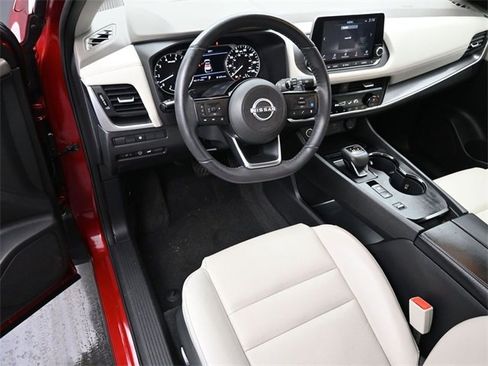 Used 2023 Nissan Rogue SV w/ SV Premium B Package image 17