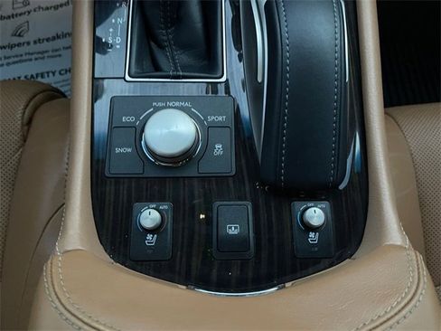 Used 2017 Lexus LS 460 AWD w/ Comfort Package image 28