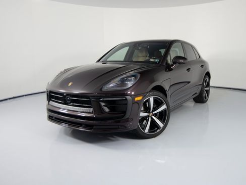 Certified 2024 Porsche Macan S image 1