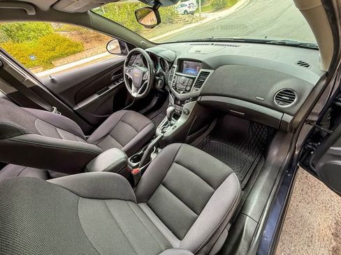 Used 2013 Chevrolet Cruze LT w/ Technology Package FWD image 12