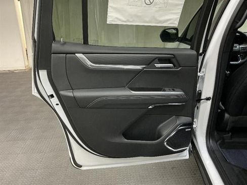 New 2026 GMC Acadia Elevation w/ Elevation Premium Package AWD/4WD image 34