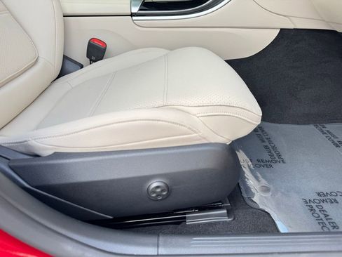 Used 2025 Mercedes-Benz C 300 Sedan image 55