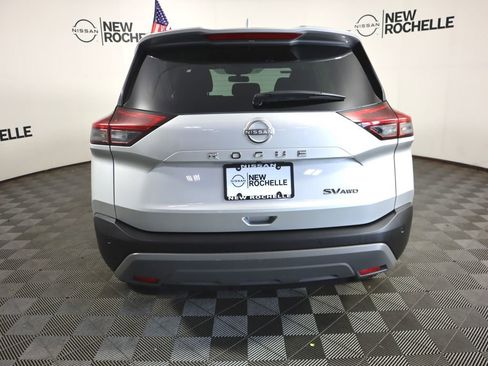 Used 2023 Nissan Rogue SV image 6