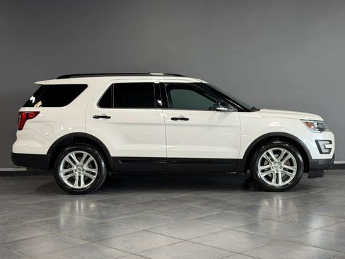 Used 2017 Ford Explorer Sport AWD/4WD image 4