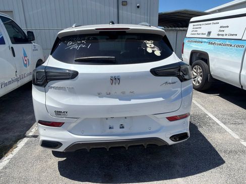 Used 2024 Buick Encore GX Avenir w/ Avenir Technology Package FWD image 8