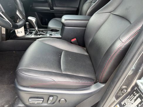 Used 2017 Toyota 4Runner TRD Off-Road Premium AWD/4WD image 13