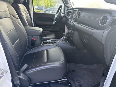 Used 2023 Jeep Wrangler Unlimited Sahara w/ Cold Weather Group image 15