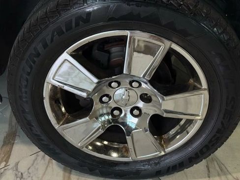 Used 2011 Chevrolet Avalanche LTZ image 28