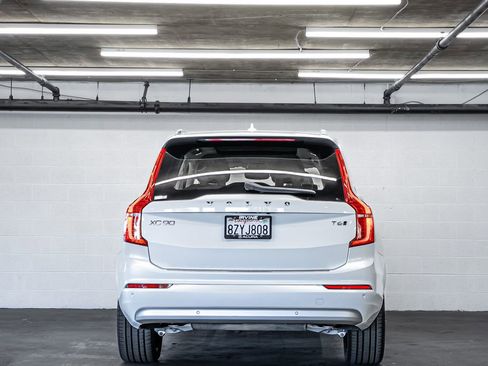 Used 2022 Volvo XC90 T6 Momentum w/ Advanced Package image 4