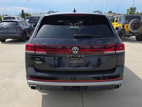 Used 2024 Volkswagen Atlas Peak Edition SEL AWD/4WD image 4