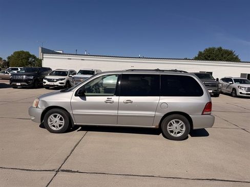 Used 2005 Ford Freestar SEL FWD image 10