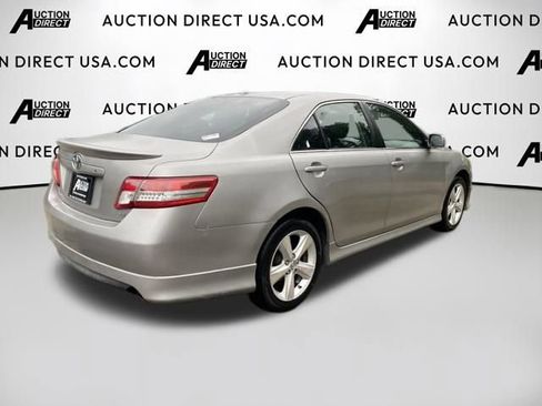 Used 2011 Toyota Camry SE w/ SE Extra-Value Pkg #1 FWD image 21