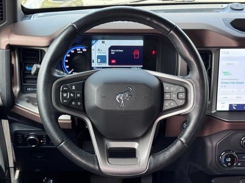 Used 2023 Ford Bronco Outer Banks AWD/4WD image 8