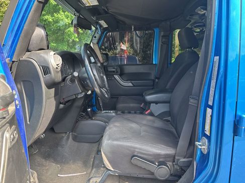 Used 2015 Jeep Wrangler Unlimited Sport w/ Quick Order Package 24S image 16