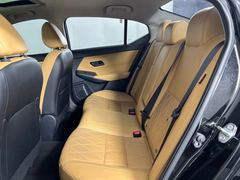 Used 2024 Nissan Sentra SV w/ SV Premium Package image 11