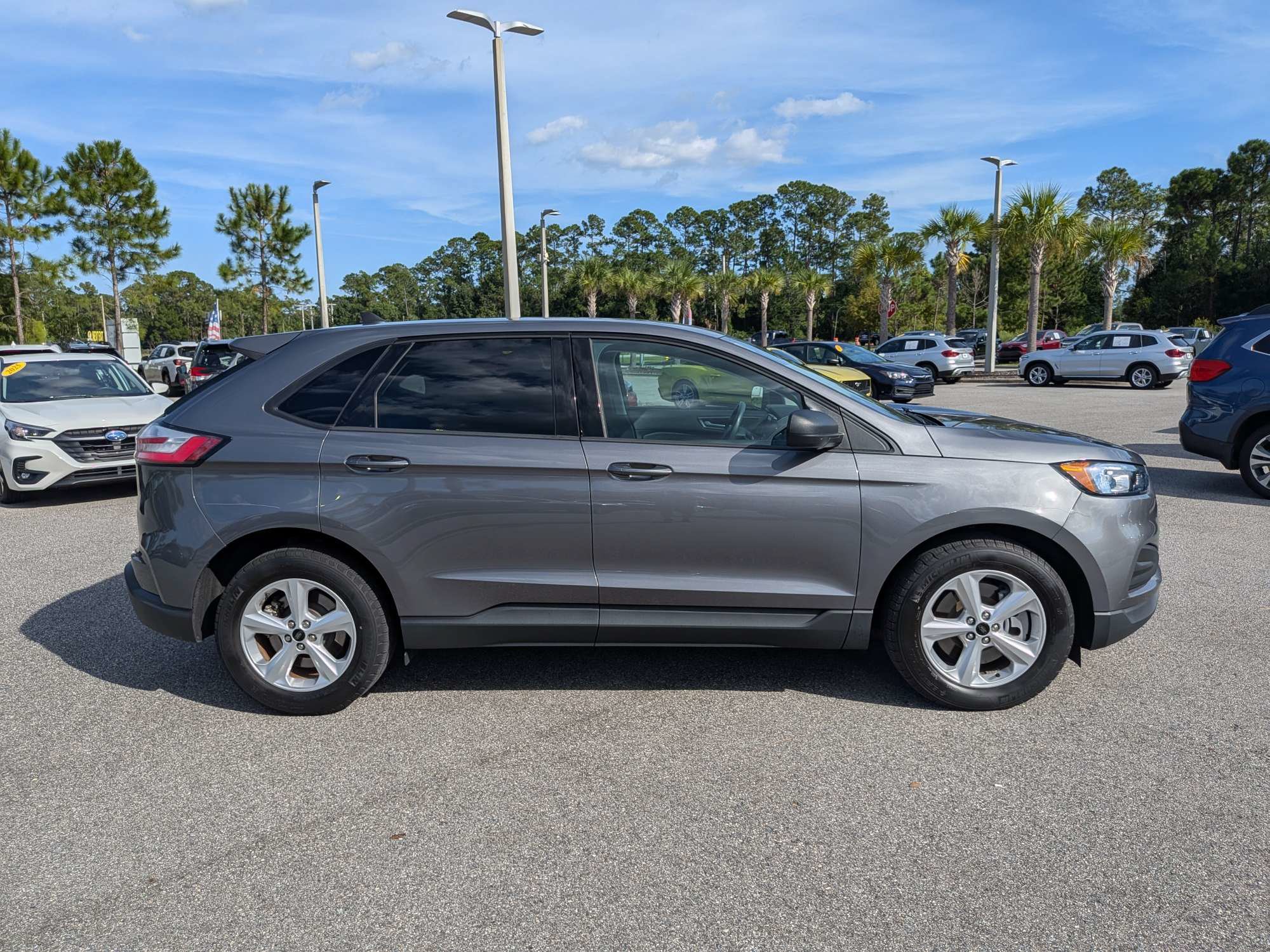 Used 2024 Ford Edge SE AWD/4WD image 3
