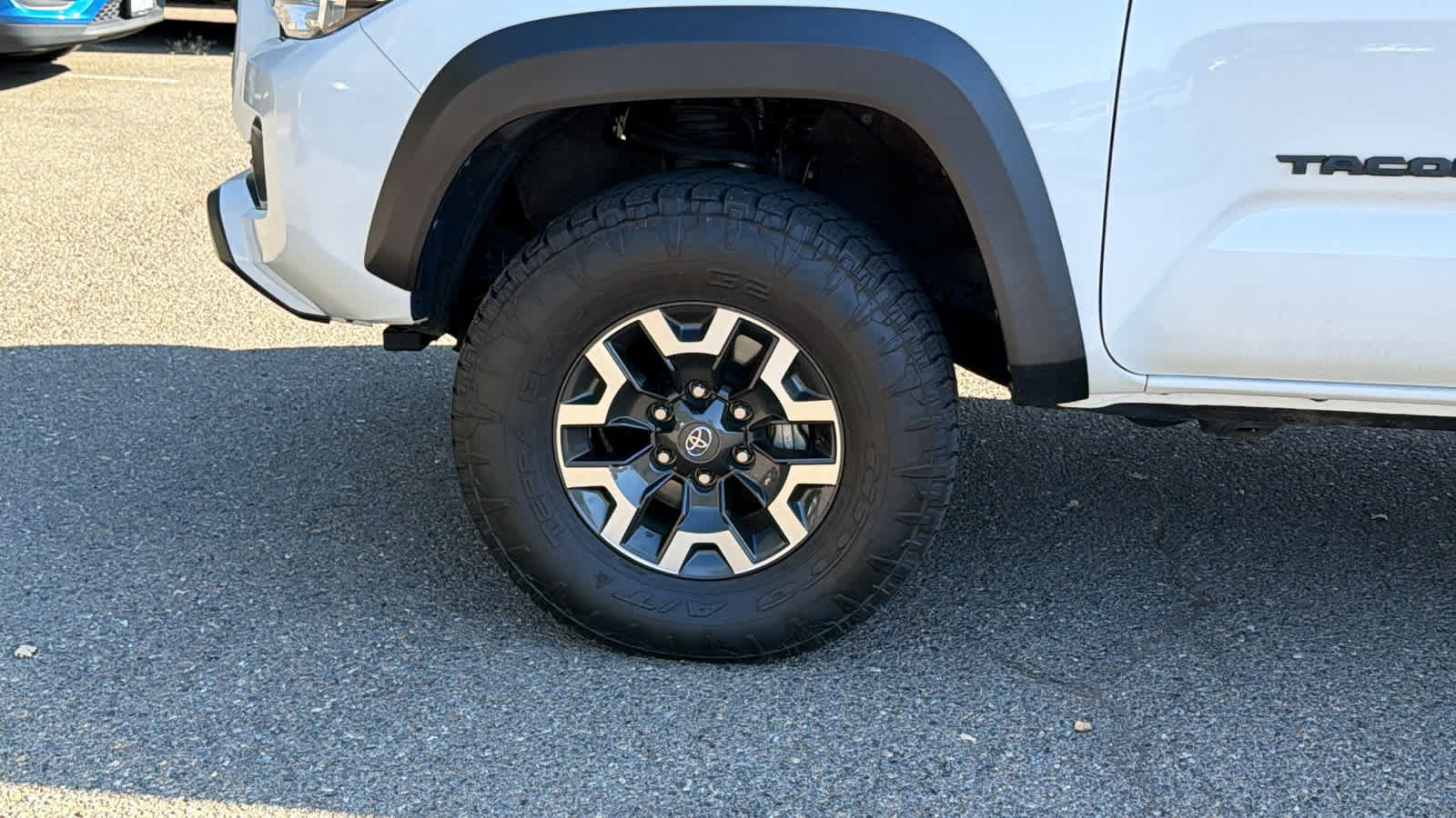 Used 2023 Toyota Tacoma TRD Off-Road AWD/4WD image 9