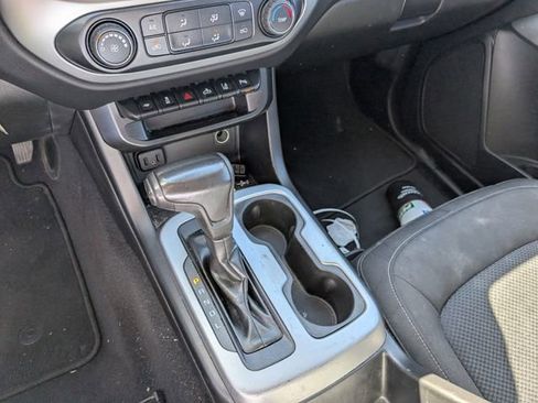 Used 2020 Chevrolet Colorado LT w/ Safety Package RWD image 16