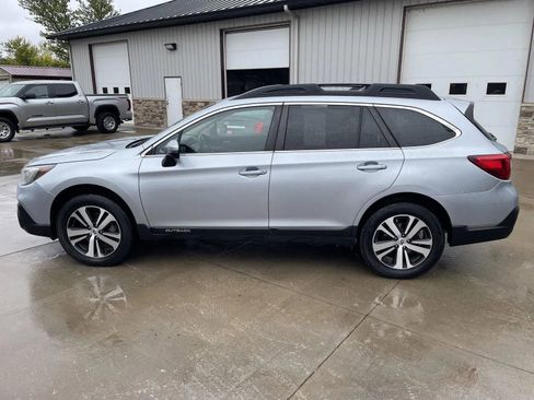 Used 2019 Subaru Outback 2.5i Limited AWD/4WD image 6