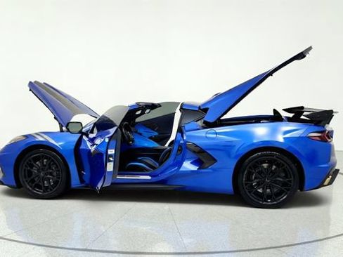 Used 2023 Chevrolet Corvette Stingray Premium Cpe w/ Z51 Performance Package RWD image 15