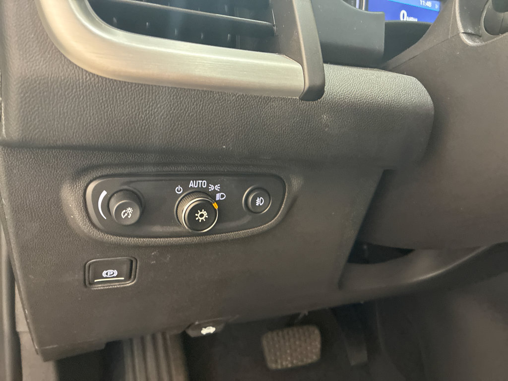 Used 2024 GMC Terrain SLT AWD/4WD image 27