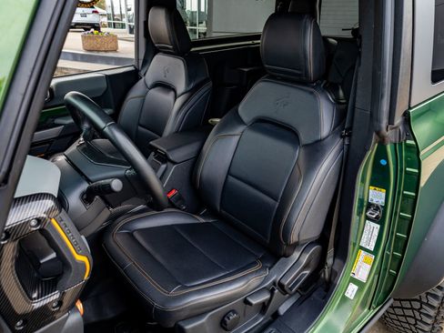 Used 2022 Ford Bronco Badlands w/ Sasquatch Package image 28