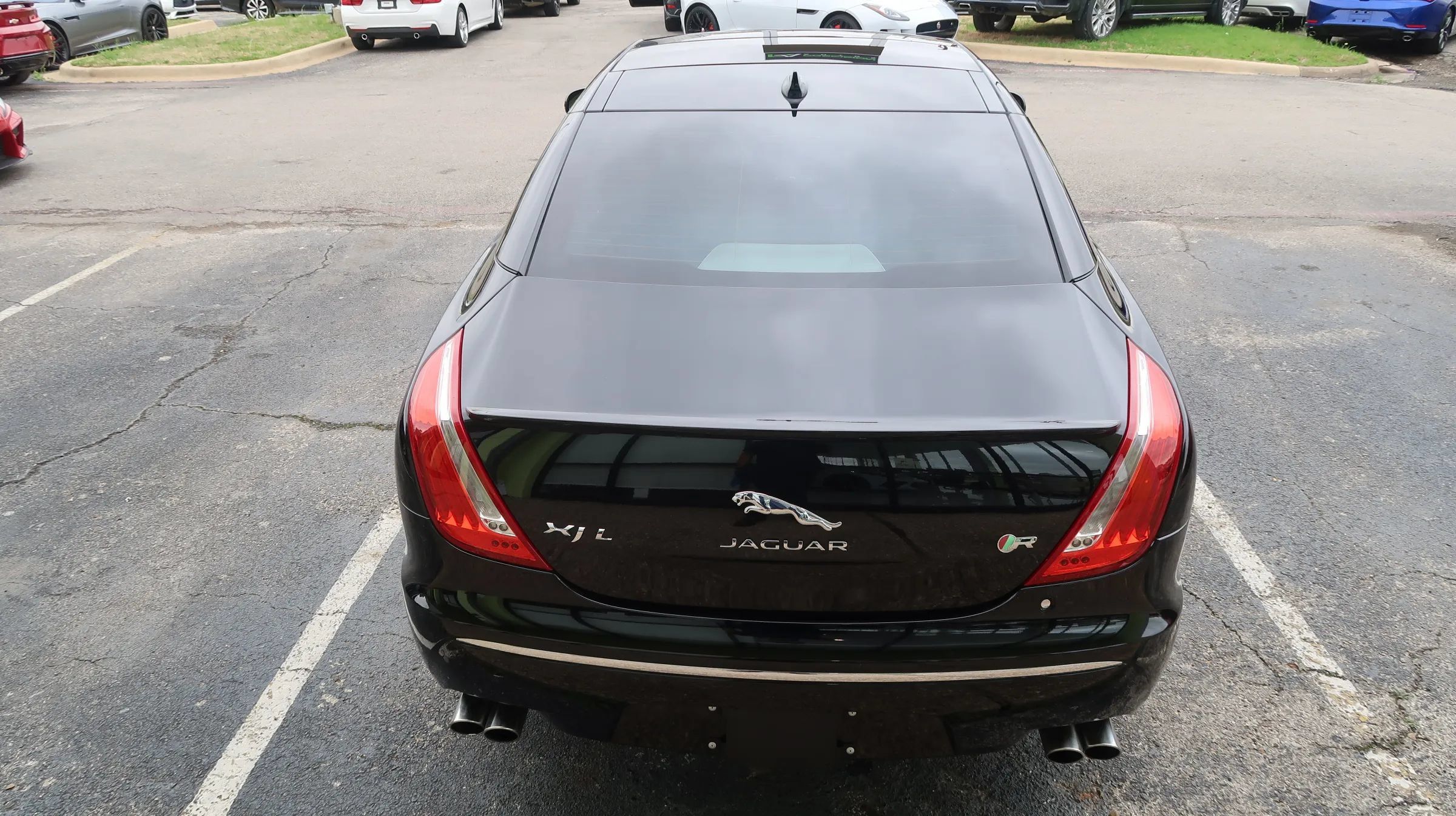 Used 2014 Jaguar XJ R LWB RWD image 10