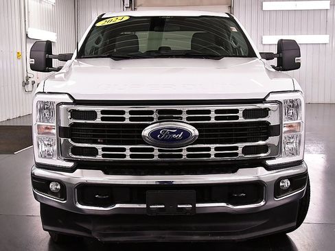 Used 2024 Ford F350 XLT image 2