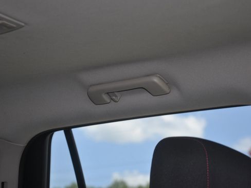 Used 2011 GMC Terrain SLE FWD image 30