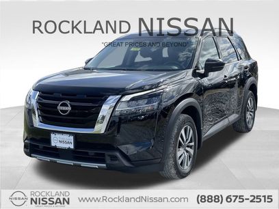 Certified 2024 Nissan Pathfinder SL w/ Black Appearance Package