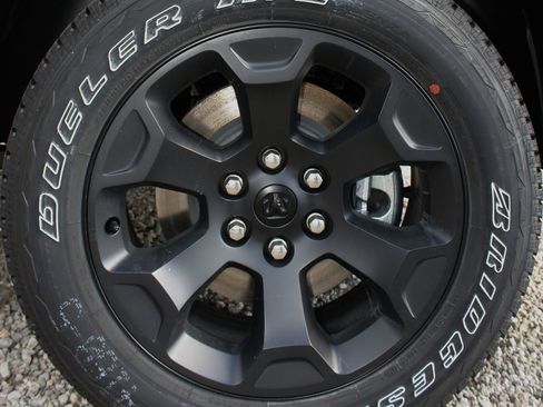 New 2025 RAM 1500 Big Horn image 9