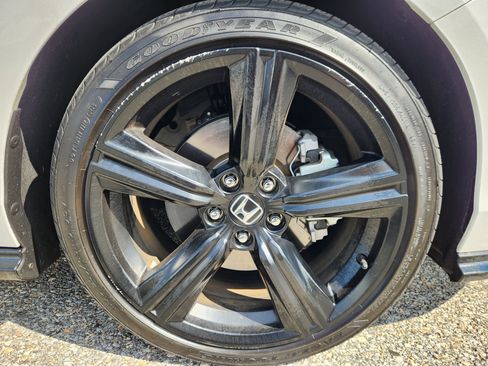 Used 2025 Honda Accord Sport image 6