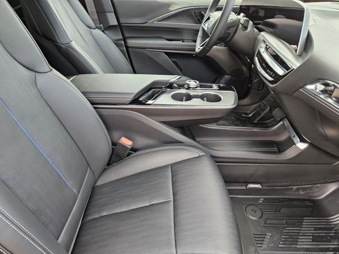 New 2026 Cadillac Lyriq Sport image 10