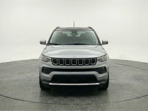 Used 2025 Jeep Compass Limited AWD/4WD image 2