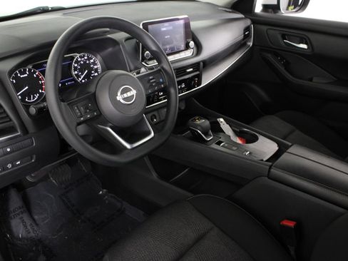 Certified 2024 Nissan Rogue SV FWD image 19