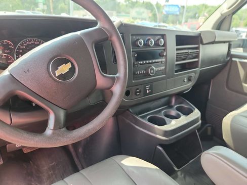 Used 2014 Chevrolet Express 3500 image 11