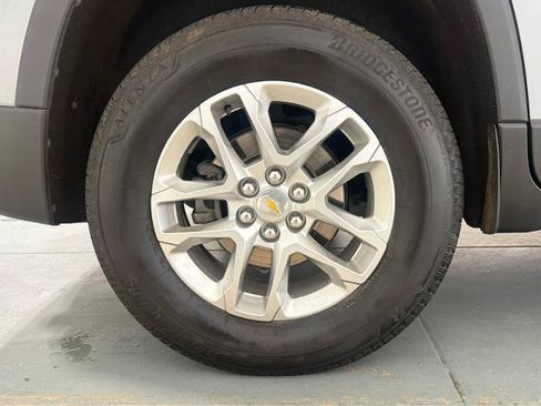 Used 2023 Chevrolet Traverse LS AWD/4WD image 10